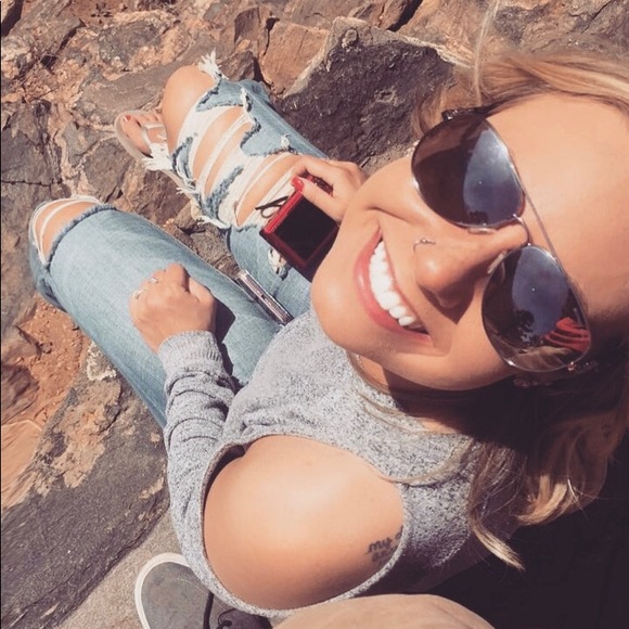 Meet your Posher, Cassie - Picture 1 of 8